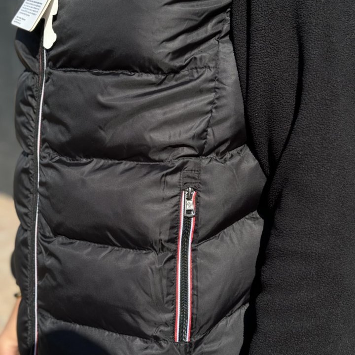 Жилет Moncler