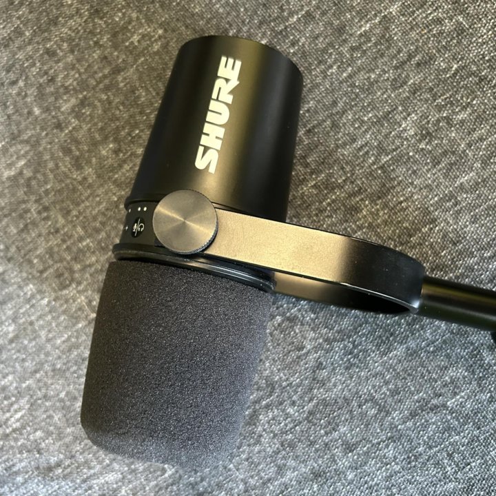 Динамический микрофон shure mv-7