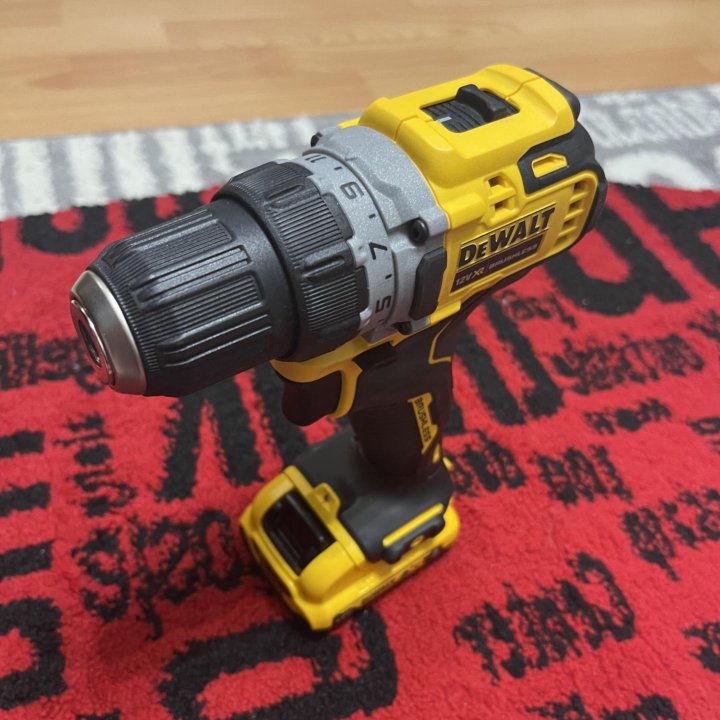 Дрель-шуруповерт dewalt 12 В XR DCD701D2-QW