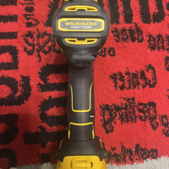 Дрель-шуруповерт dewalt 12 В XR DCD701D2-QW