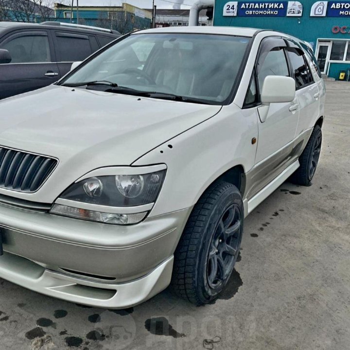 Toyota Harrier, 1998