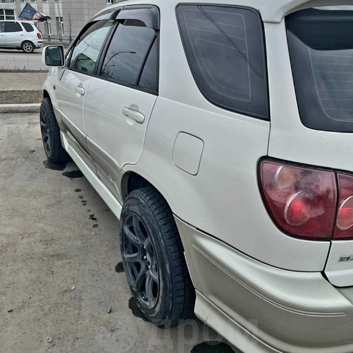 Toyota Harrier, 1998