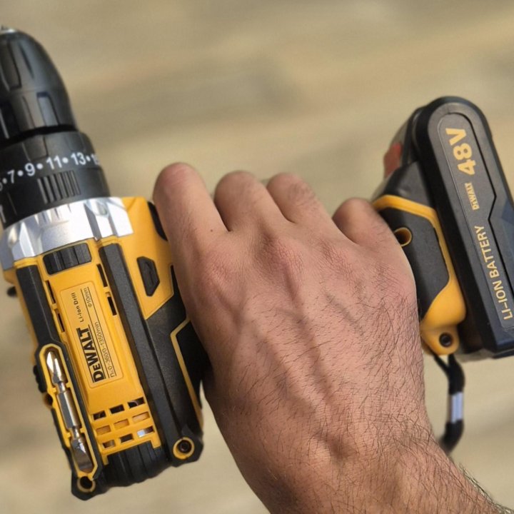 Дрель шуруповерт Dewalt gsr48v