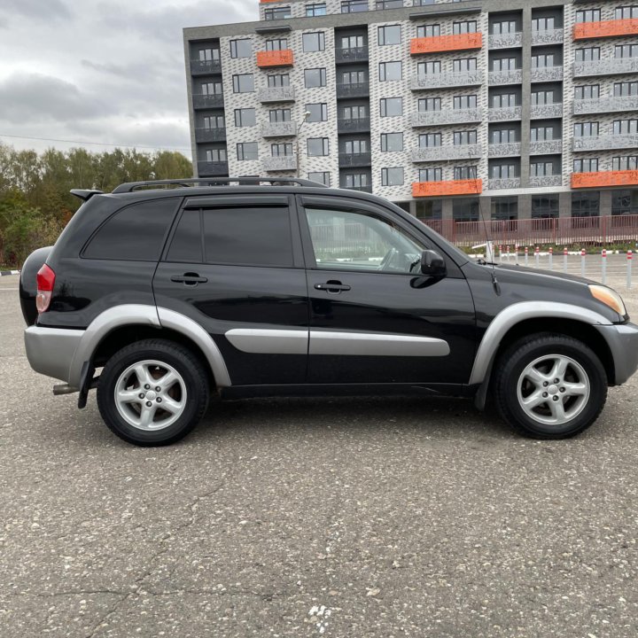 Toyota RAV4, 2001