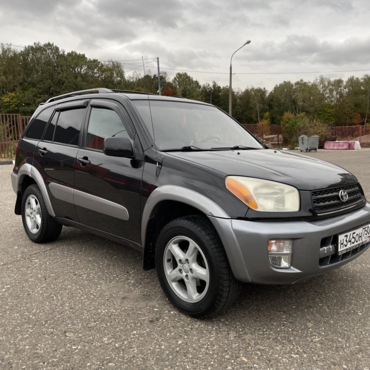 Toyota RAV4, 2001