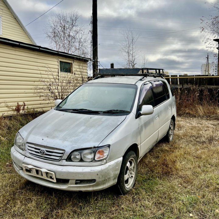 Toyota Ipsum, 1985