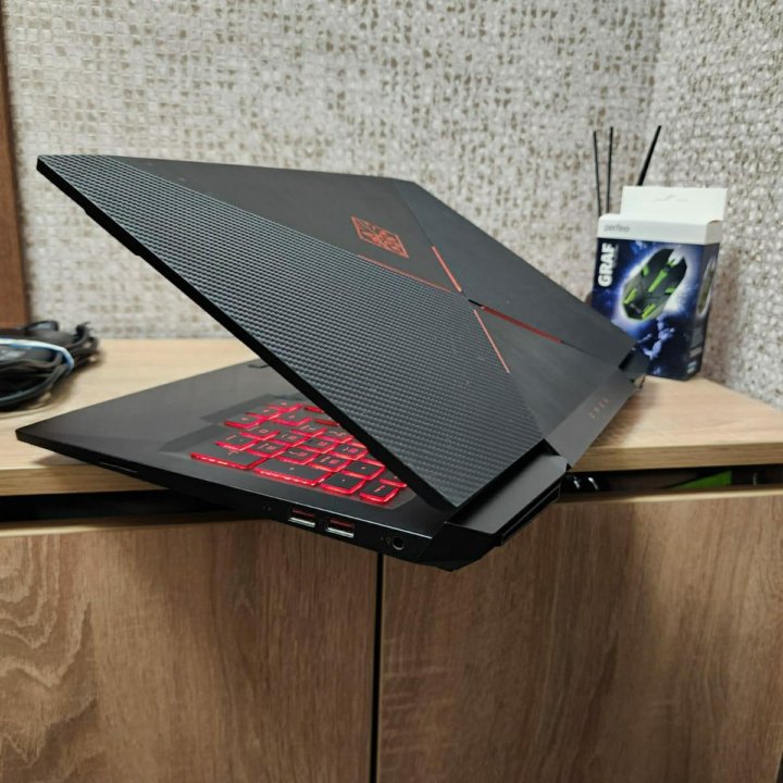 Ноутбук HP OMEN i5, GTX1050,ОЗУ16Gb,SSD,IPS