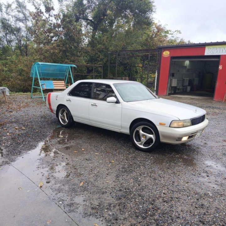 Nissan Laurel, 1993