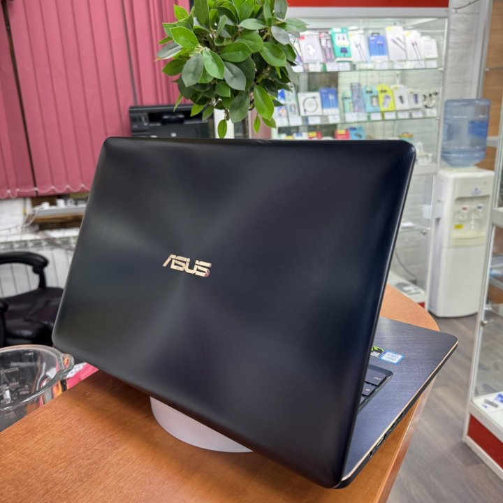 Премиальный Asus zenbook 2 дисплея на i9/SSD 1TB