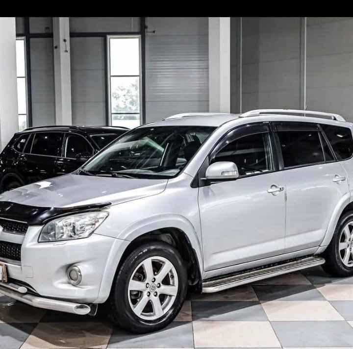 Toyota RAV4, 2011