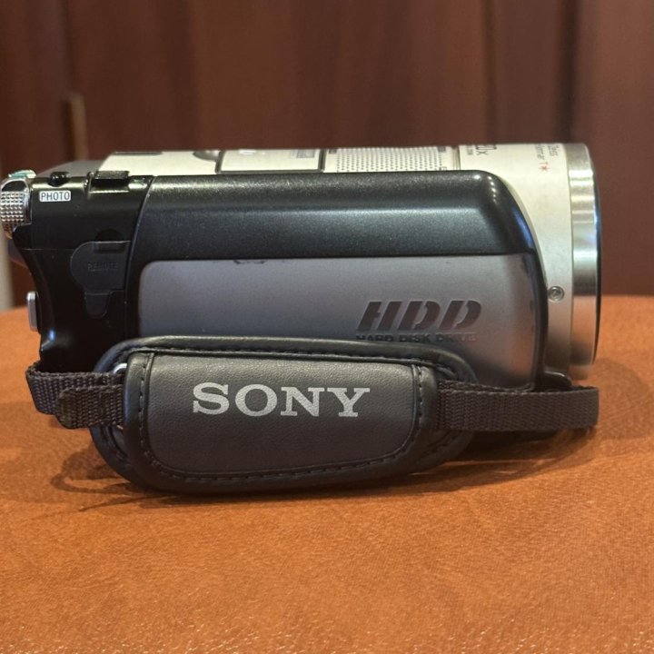 Видеокамера Sony DCR-SR100E