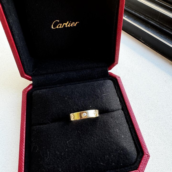 Кольцо Cartier love с бриллиантом ОРИГИНАЛ