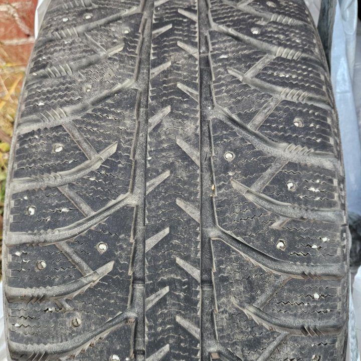 Зимняя резина Bridgestone 265 65 r18