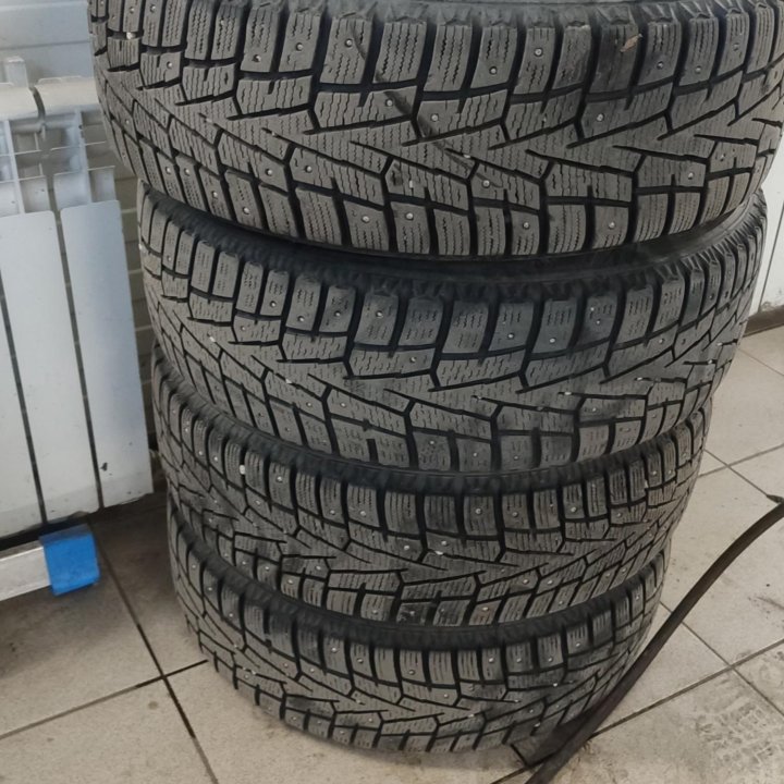 Шины с дисками! 195х65 R15 Roadstone Winguard