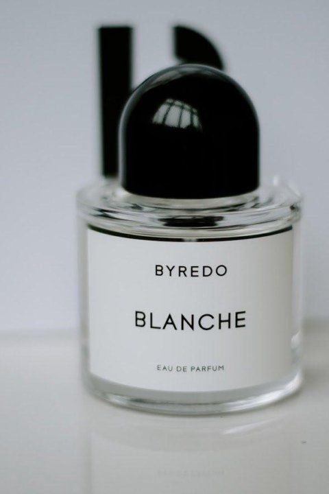 Бланш духи буредо. Духи Byredo Blanche. Байредо Бланш. Туалетная вода Байредо Бланш. Byredo Blanche 15ml.