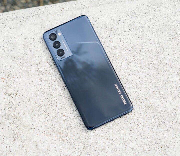 Телефон tecno 18