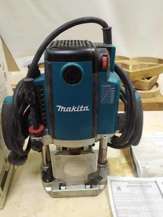 Makita rp2300fc. Б\У фрезер Макита 2300. Кейс для фрезера Makita rp2300fc. Фрезер Makita rp2300fc Германия. Rp2300fc линейка фото.