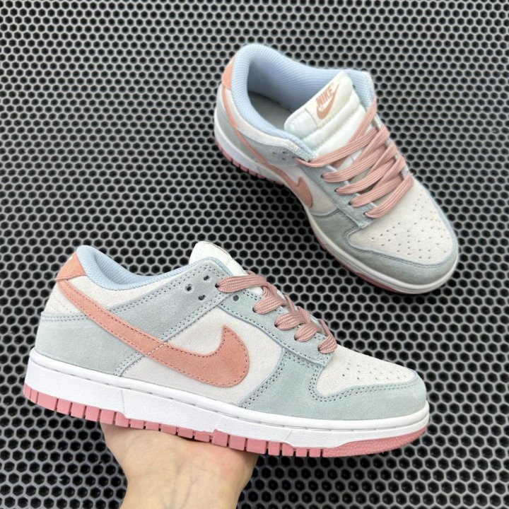 Nike dunk low fossil rose