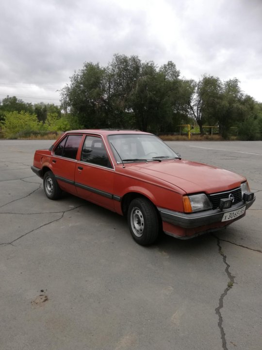 Opel Ascona 1986 stance