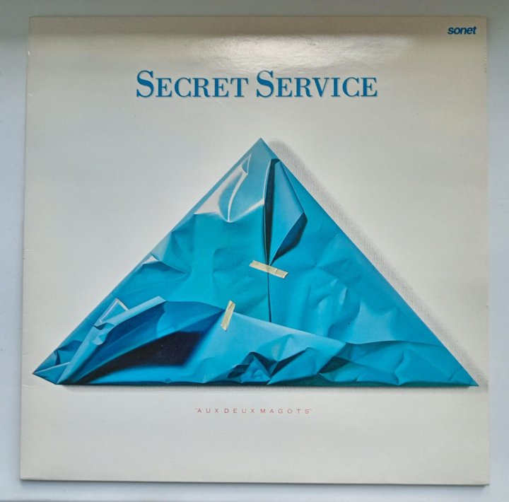 Aux deux. Secret service aux deux magots обложка. Secret service aux deux magots CD, Япония, 32xb-259. Secret service 1987. Виниловая пластинка Secret service.