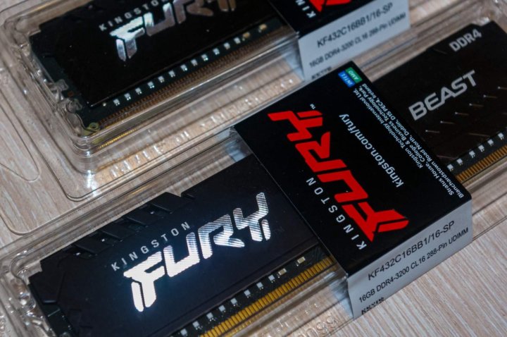 Kingston fury beast ddr4. Самсунг фури память.