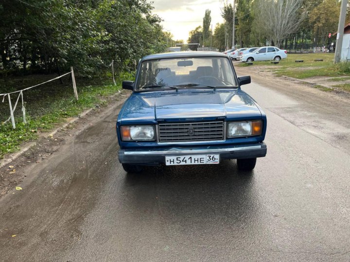 Ваз 2107 2000г сколько было скоростей. Ваз 2107 2000 года. Ваз 2107 2000 года. Ваз 2107 2000 года. Фото ваз 2107 сине зелёного цвета.