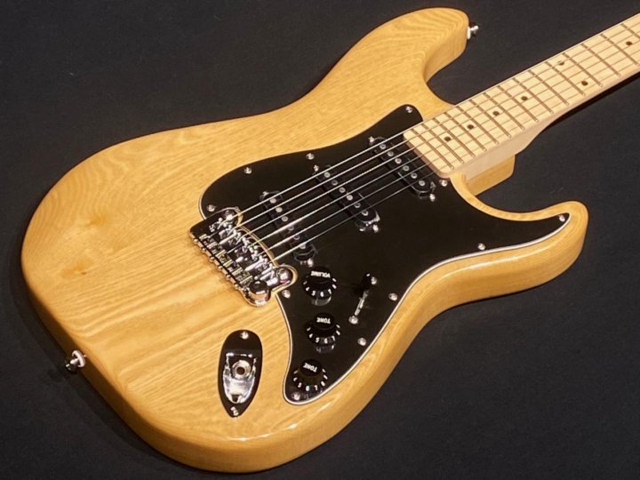 Nf guitars gr 22. Гитары из Индонезии. G&L Tribute Legacy MP natural. Гитара Индонезия марки. Гитара Индонезия классика.