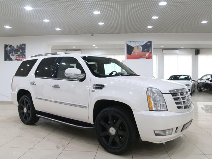 Cadillac Escalade 2012 Р±РµР»С‹Р№