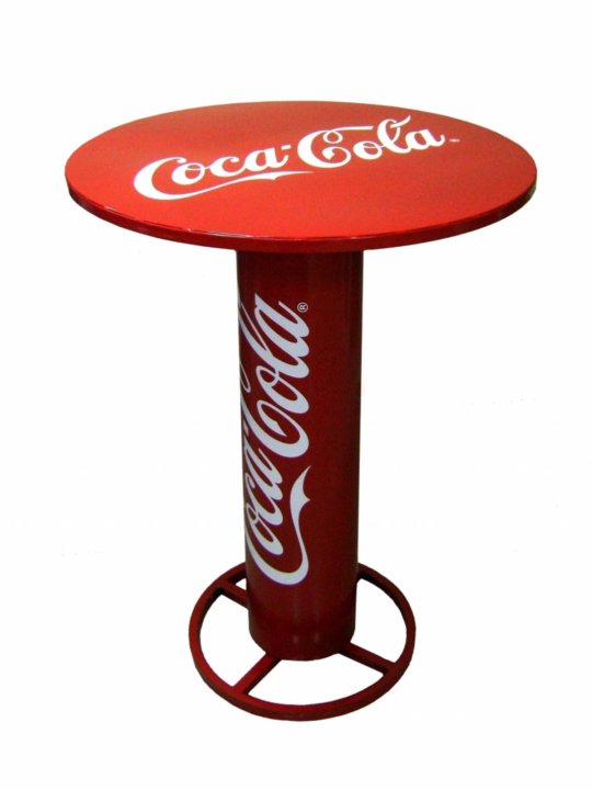 Пластиковый стол кока кола. Cola design. Столик кока кола уличный. Стулья кока кола. Кока кола на столе.