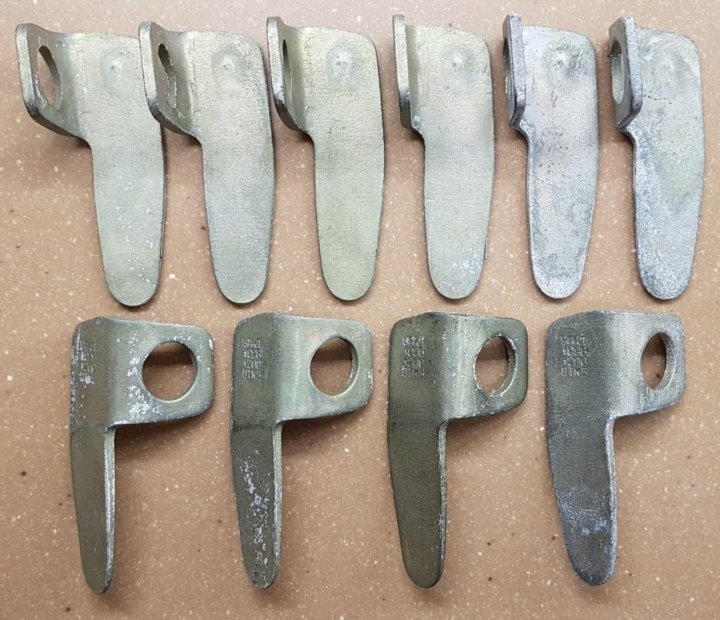 Крюк буксирный передний левый урал 4320-2806017. Фаркоп урал 4320-2707214. Крюк буксировочный урал 4320. Крюк прибора буксирного с гайкой урал 5323-2707212. Крюк зил-130 буксирный передний.