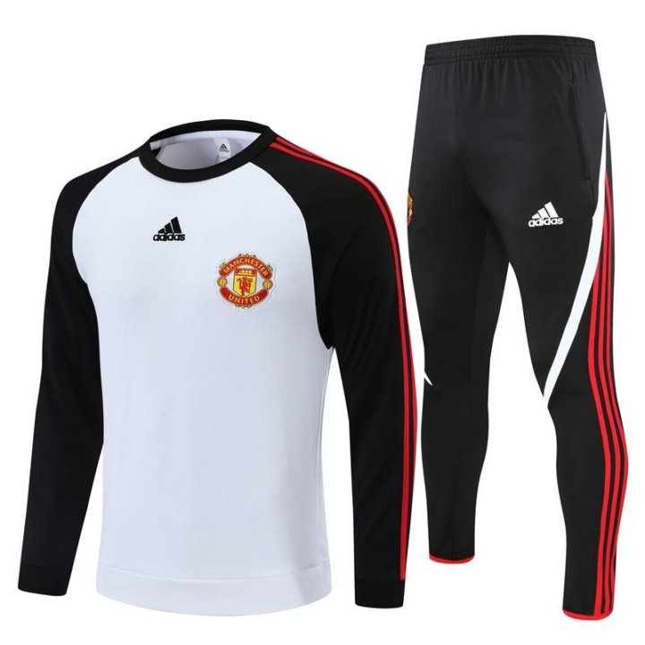 Костюм боруссия дортмунд. Тренировочная футбольная форма. Reebok ts tracksuit. Арсенал форма спортивка. Сборная франции тренировочный костюм.