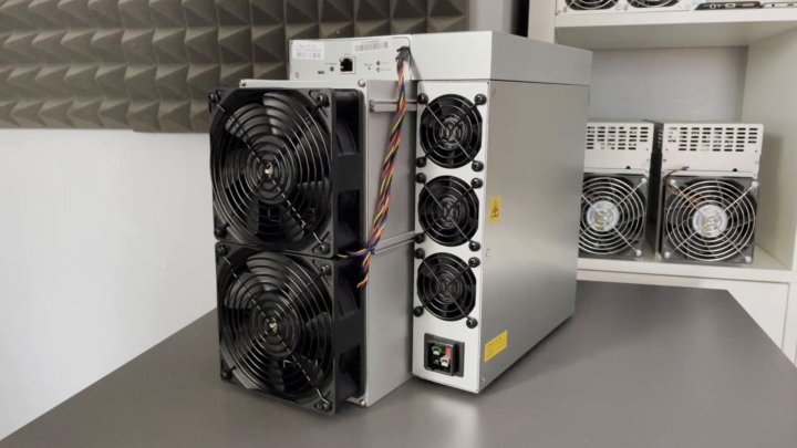 современный ASIC майнер Antminer с охлаждением