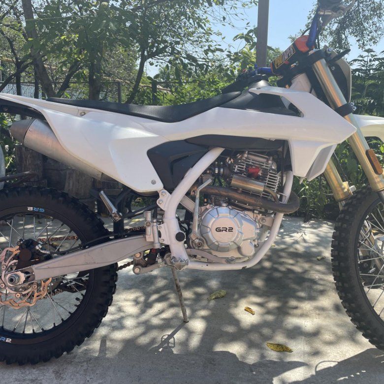 250 enduro optimum. Мотоцикл Avantis a7 172 FMM С ПТС. Yamaha yz250f белая. Yamaha yz250f 2009. Yamaha белая yz450f.