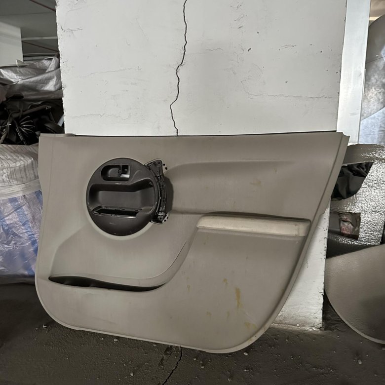 Дверная карта и дверь передняя правая,тойота passo – купить в Якутске ...