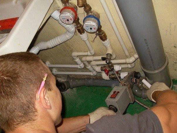 Монтаж сантехнического. Работа сантехника. Услуги сантехника. Демонтаж сантехники. Сантехник частный мастер.