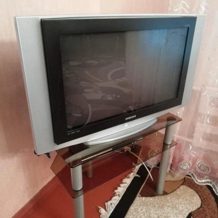 Телевизор серый 32
