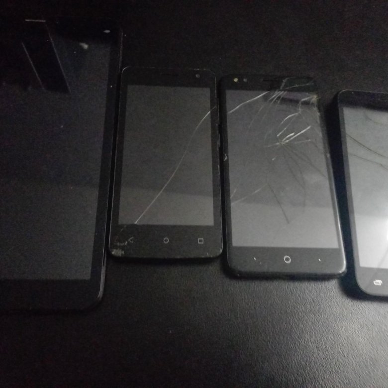 Комплект из 3-х телефонов и планшета – купить в Комсомольске-на-Амуре ...