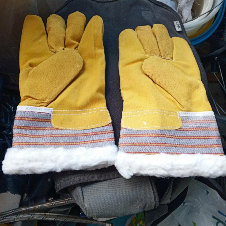 Перчатки спилковые зимние – купить в Мурино, цена 200 руб., дата ...