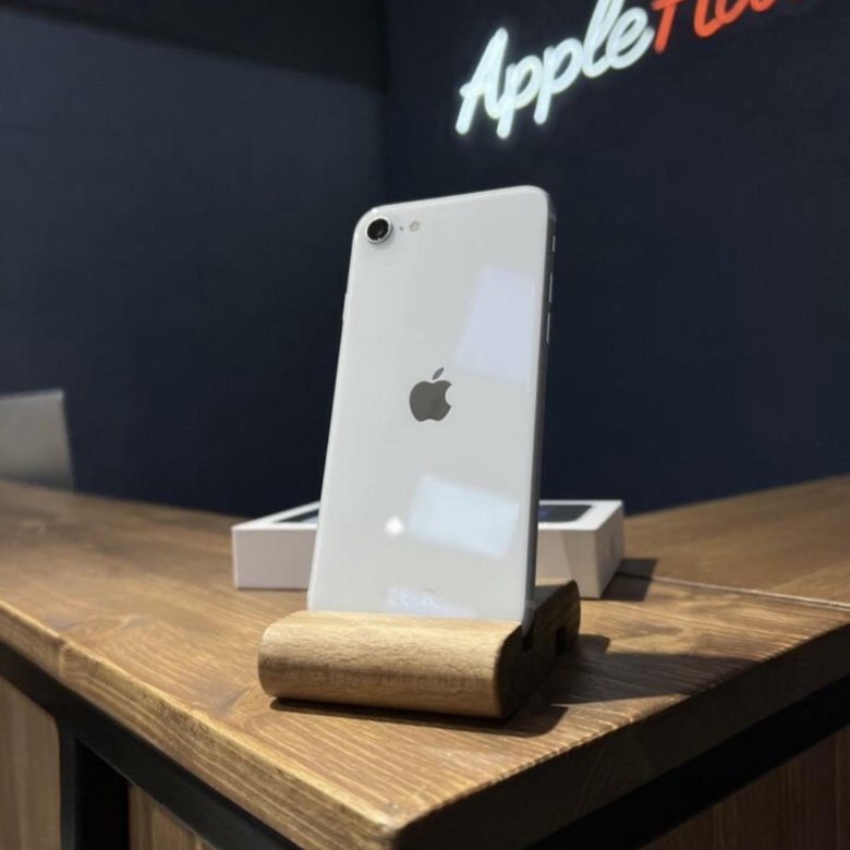 iPhone SE 2020 64 gb White в отличном состоянии – купить в Оренбурге ...