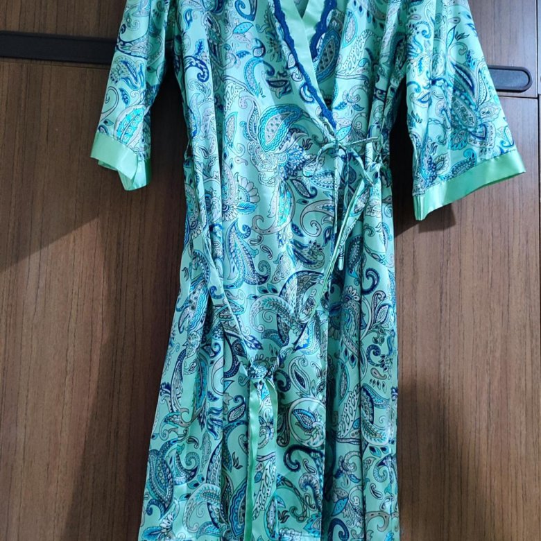 Халат шелковый – купить в Тольятти, цена 650 руб., дата размещения: 16. ...