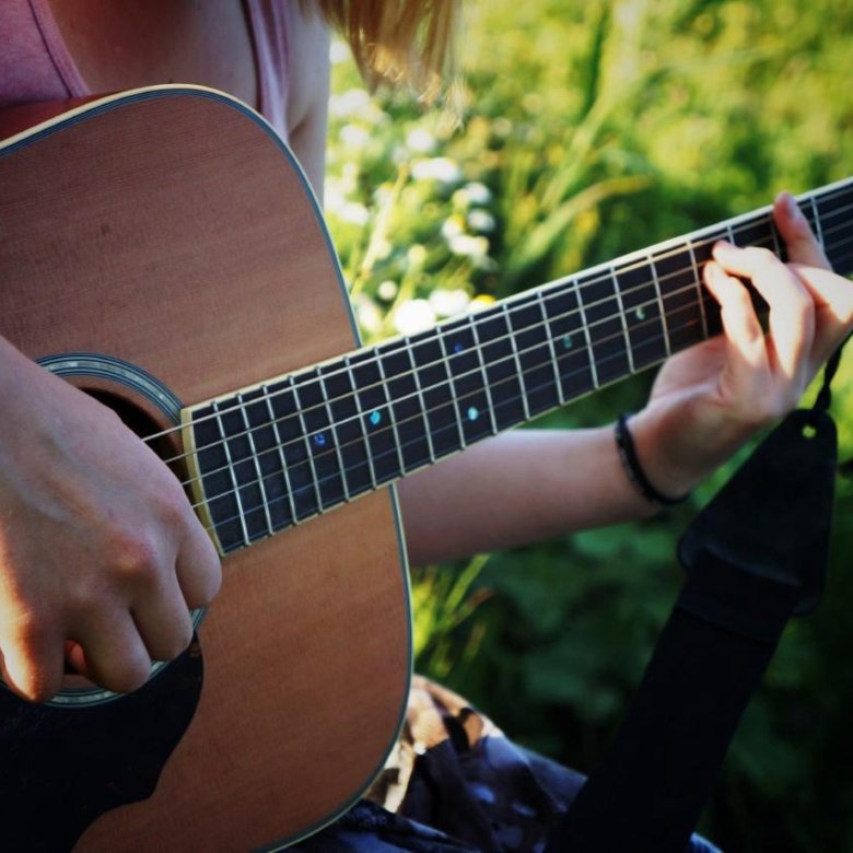 спою под гитару