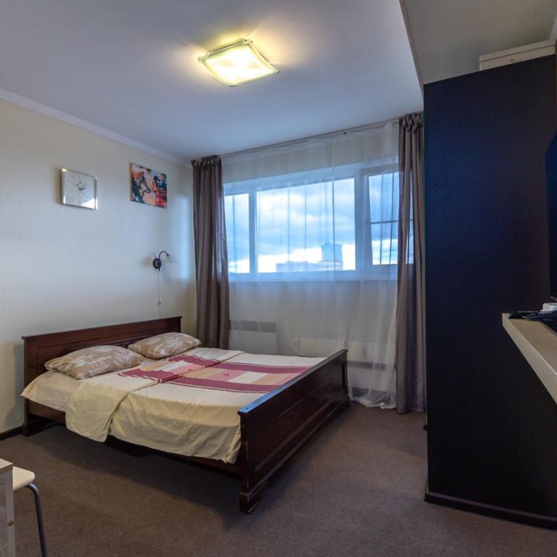 Гостиница trekhgorka apartment. Снять апартаменты в одинцово. Какие шторы подойдут к черно-белым обоям в спальне. Port comfort by the gostiny dvor 3. Снять комнату в одинцово.