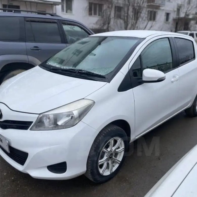 Toyota Vitz 2011