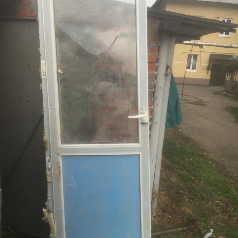 Пластиковая дверь бу со стеклом – купить в Краснодаре, цена 2 500 руб ...