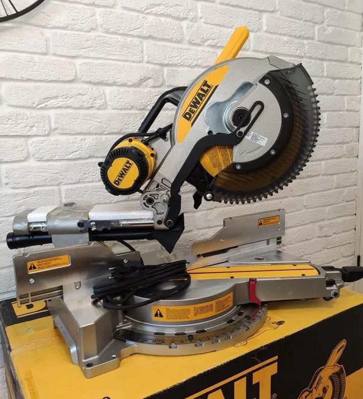 Торцовочная пила DeWalt DWS-780 (как новая) – купить в Москве, цена 47 ...