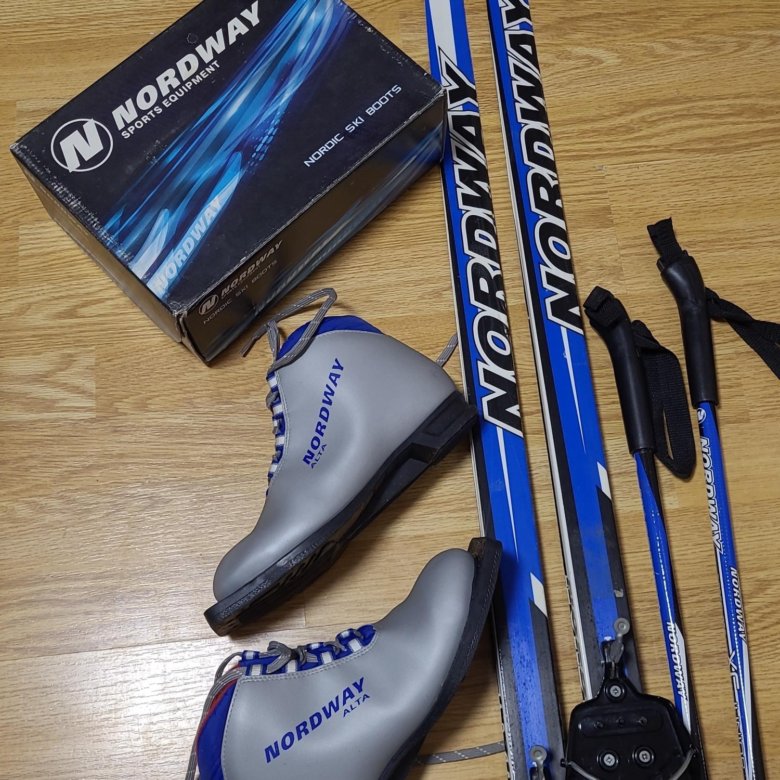 Продаю комплект беговых лыж – купить в Барнауле, цена 4 000 руб., дата ...