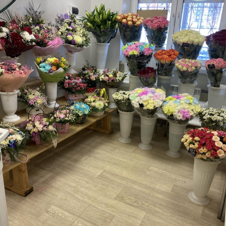 Флорист – работа в Москве, зарплата по договоренности, истекает через 1 ...