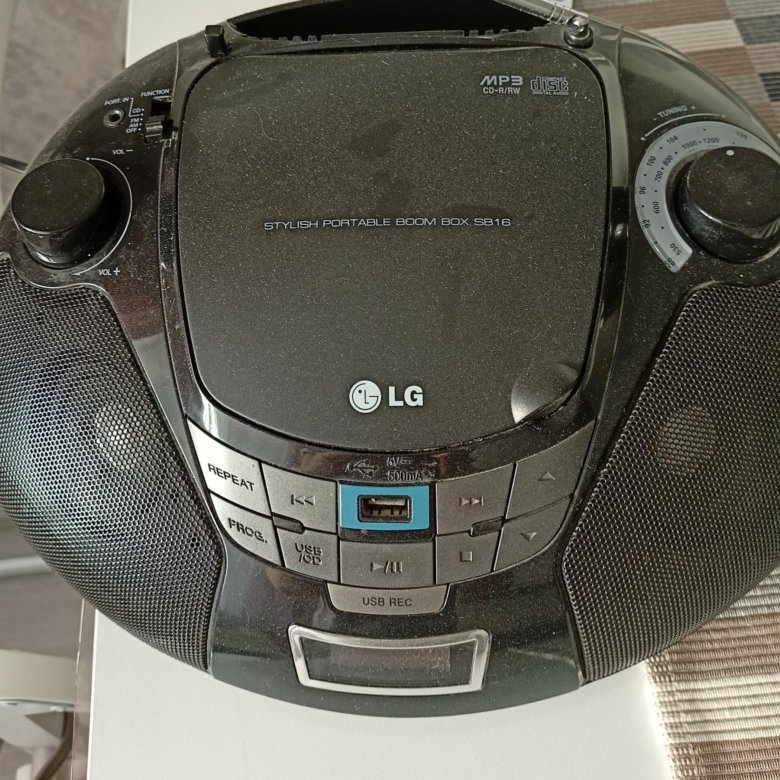 Магнитола LG – купить в Северске, цена 3 000 руб., дата размещения: 21. ...