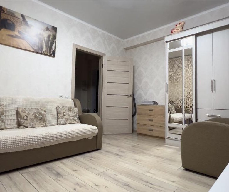 Квартира, 1 комната, 42 м² – купить в Минеральных Водах, цена 2 400 руб ...