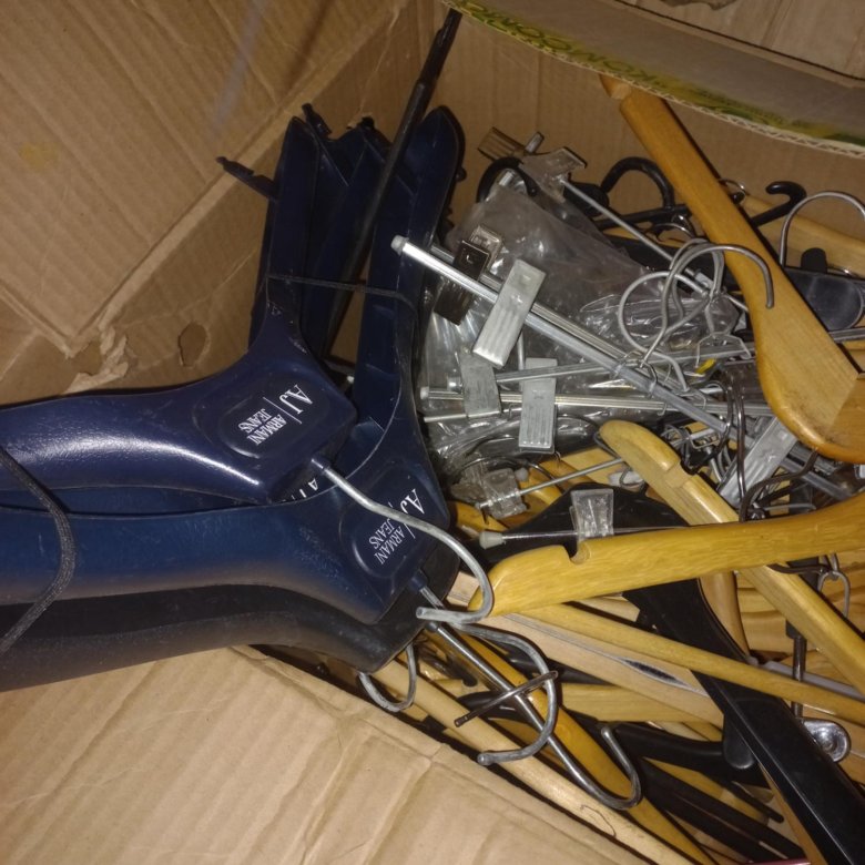 Плечики для одежды – купить в Комсомольске-на-Амуре, цена 20 руб., дата ...